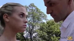 play Loira adolescente sem dinheiro ganha dinheiro para boquete POV e sexo canino
