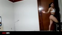 Redare Braziliană cu tatuaje îi adoră fundul mare, rotund și dulce