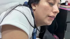 تشغيل زوجين الساخنة القيام مقص مشبع بالبخار حتى شاعر المليون