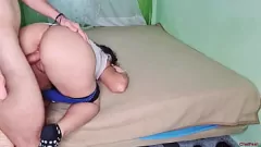 Afspelen Hot Latina Pornstar houdt van ruwe doggystyle -seks in haar kamer