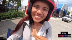 再生 彼女の男の巨大なペニスにアマチュアタイのガールフレンドのワイルドライド