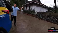 Reproducir Novia adolescente asiática caliente hace una mamada increíble y es golpeada a lo perrito en un hotel tailandés