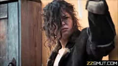 Oynat Karısının Gizli Hamileliği: Çöpe Atılmış Prezervatifle Aldatma Sikişmesinden Sonra Bir Yabancı Tarafından Şantaj